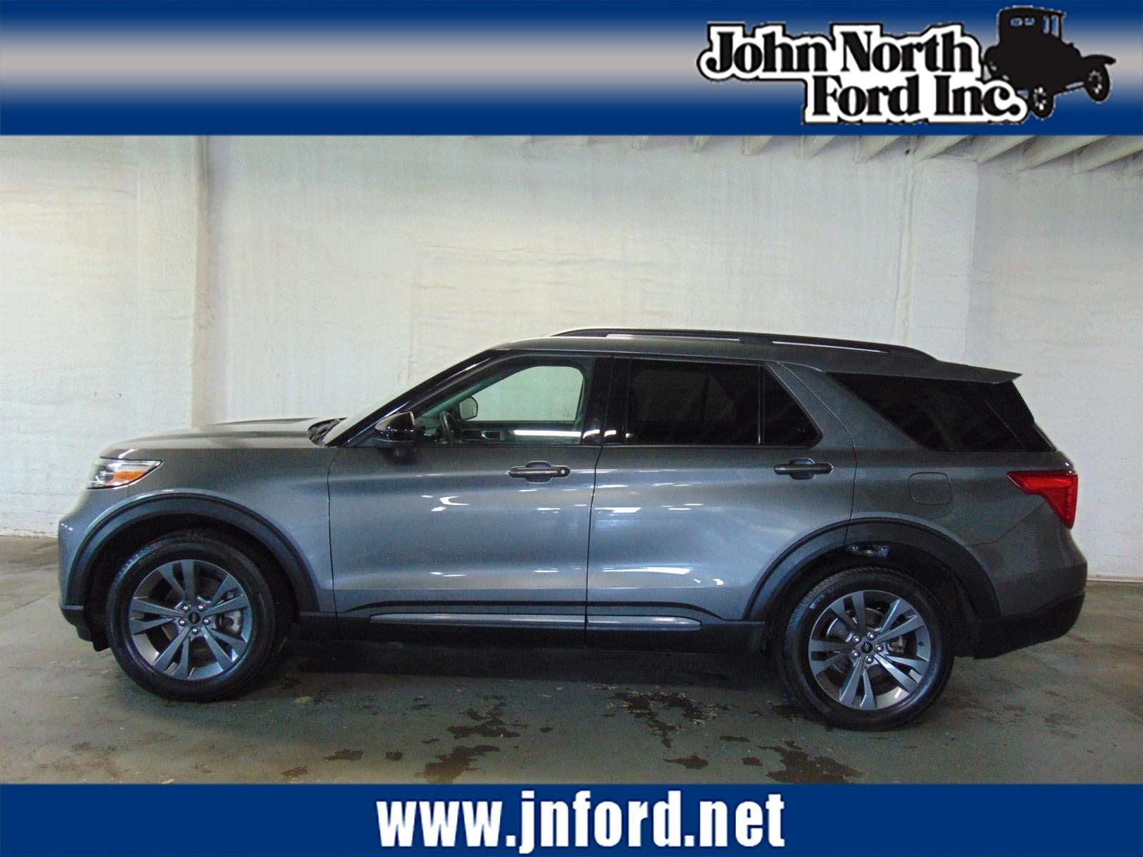 2023 Ford Explorer XLT 4WD's photo