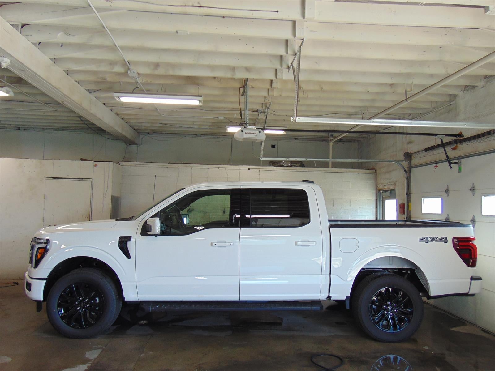 2026 Ford F-150 LARIAT 4WD SUPERCREW