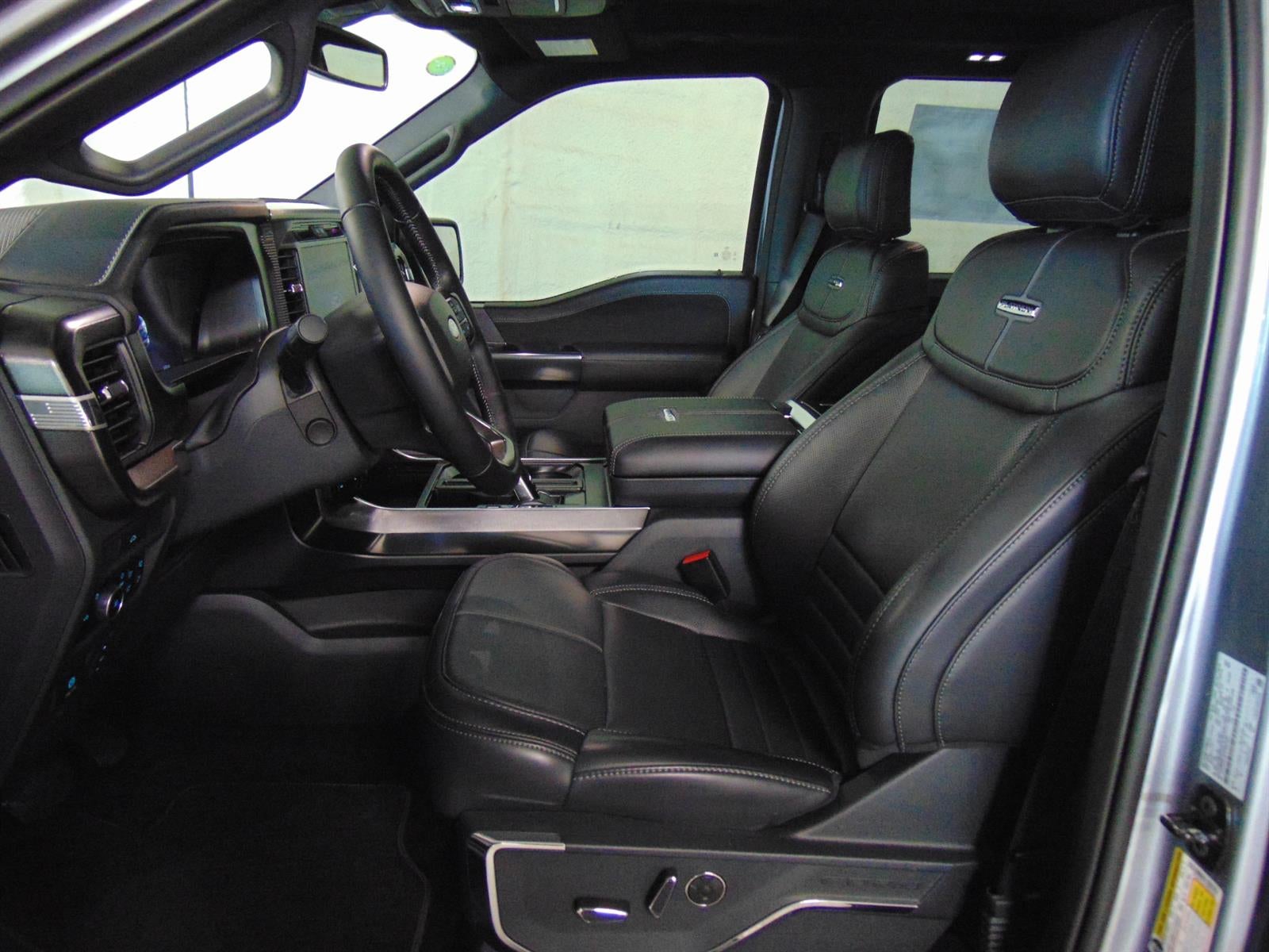2026 Ford F-150 PLATINUM 4WD