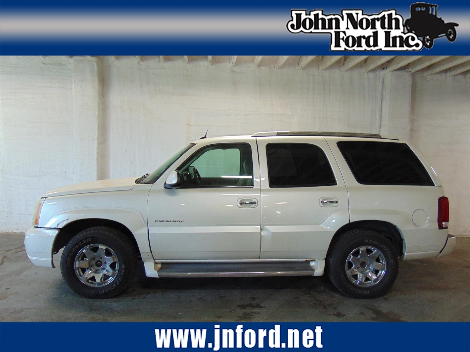 2005 Cadillac Escalade Base