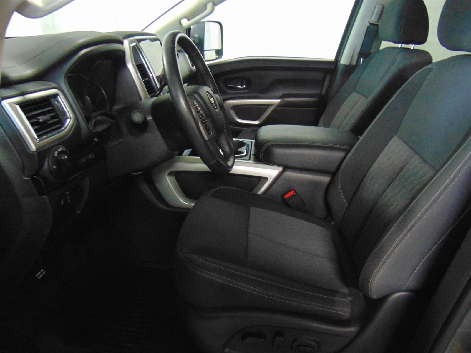 2021 Nissan Titan SV