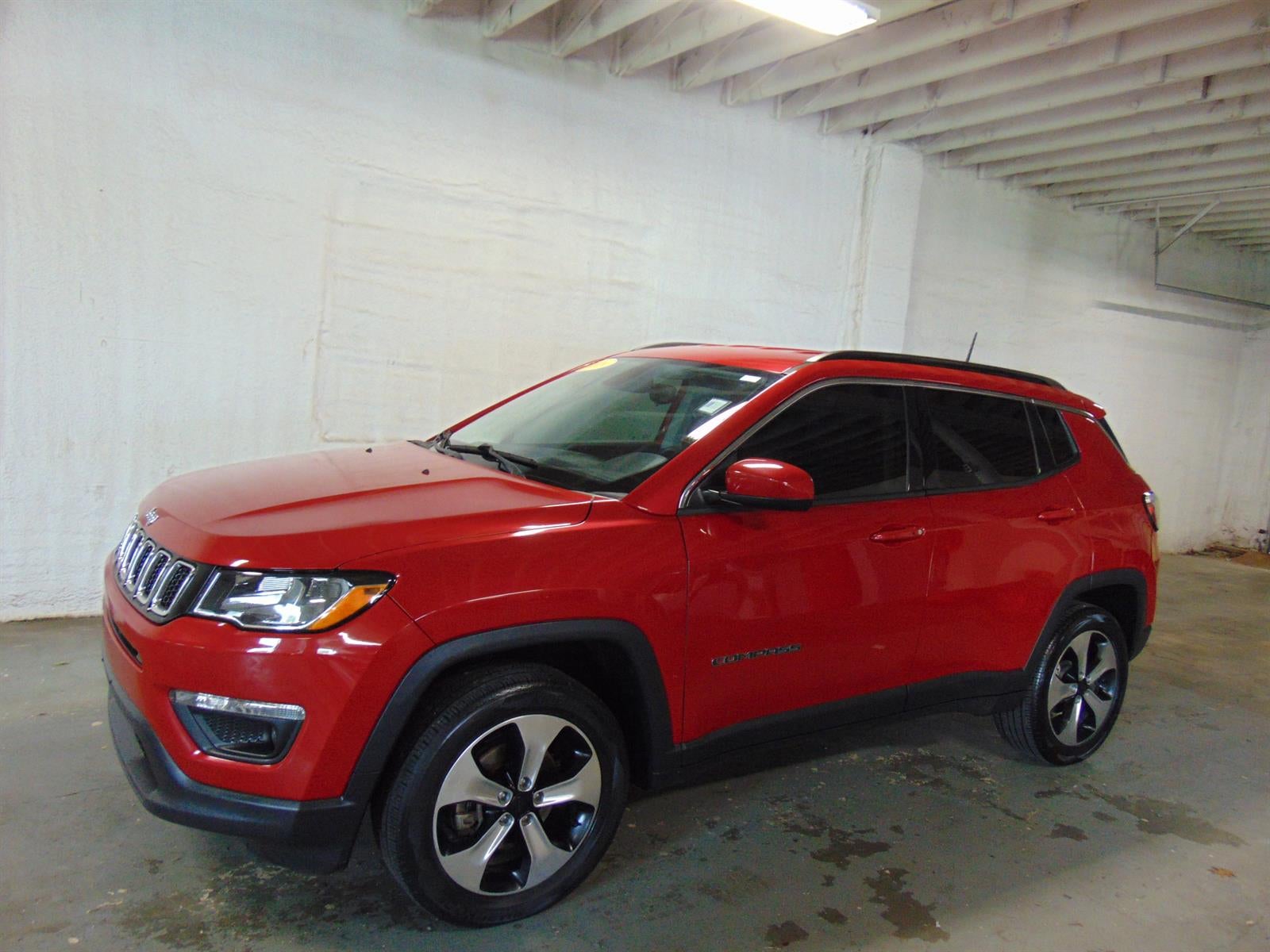 Used 2018 Jeep Compass Latitude with VIN 3C4NJDBB3JT185934 for sale in Emporia, KS