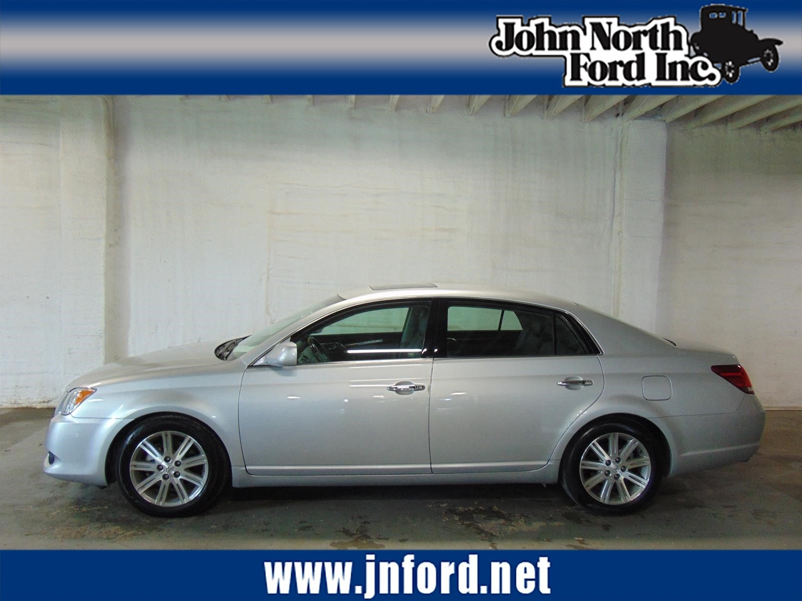 2008 Toyota Avalon Limited's photo
